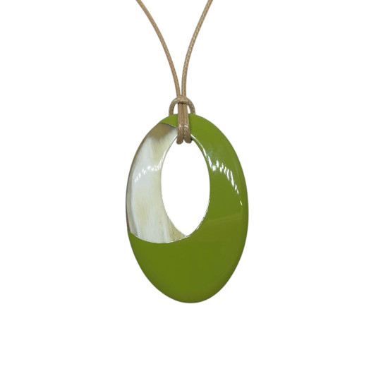 Sautoir en corne vert pois  Soyang